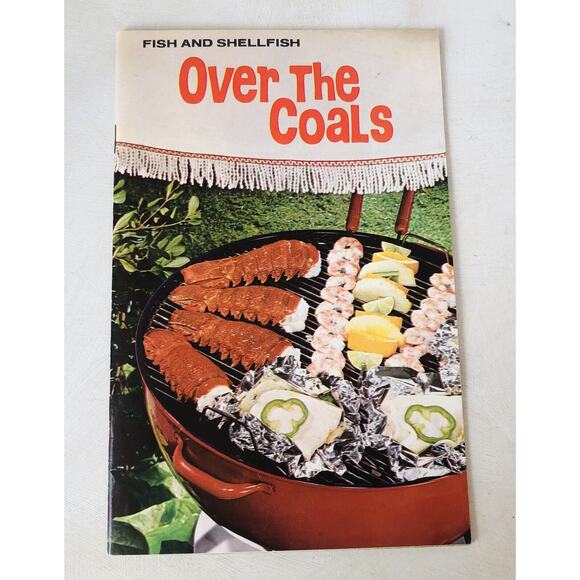 Vintage 1976 Fish Shellfish Recipe Pamphlet Over The Coals Summer Barbecue Beach - Picture 1 of 13